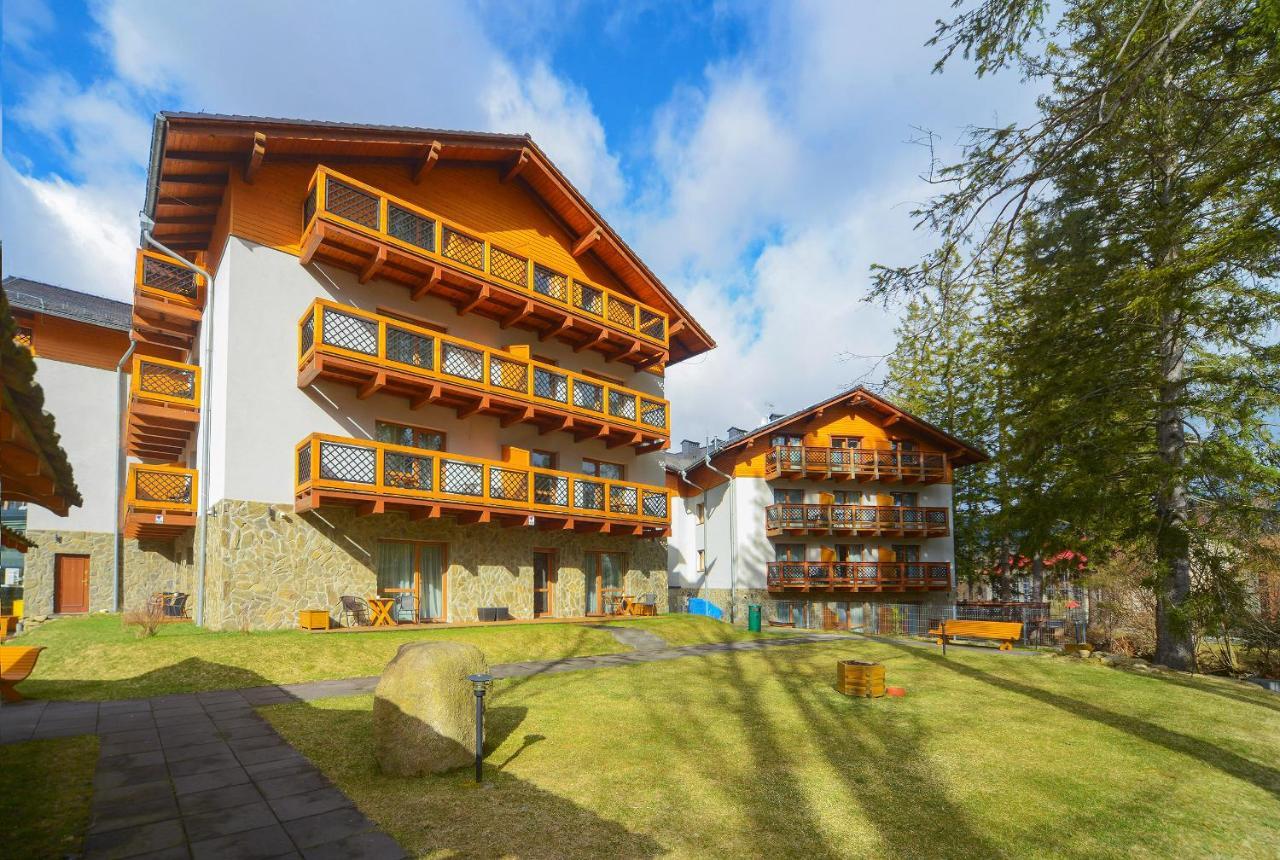 Apartamenty Sun Seasons 24 - Sosnowe シクラルスカ・ポレンバ エクステリア 写真